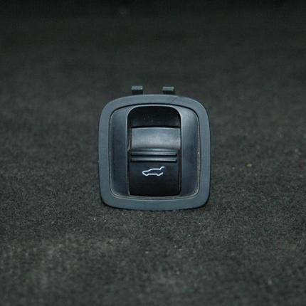 Выключатель багажника в двери водителя Porsche Cayenne GTS 2009 4.8 Бензин Мелитополь