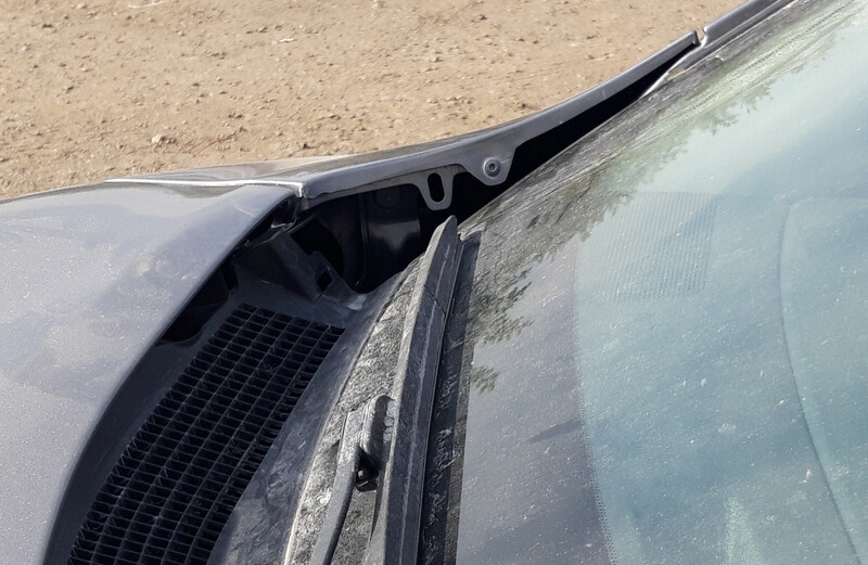 Передняя правая заглушка под лобовое стекло и крыло Nissan Rogue  2016 2.4 Бензин Днепр