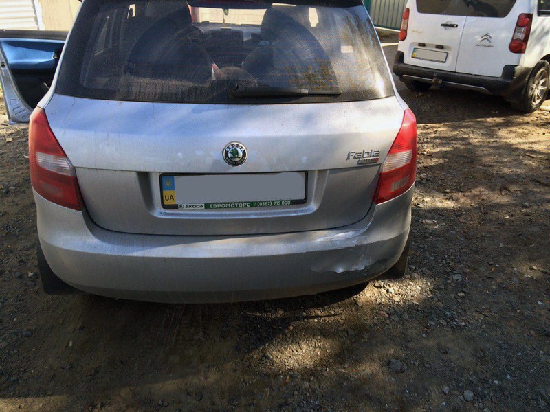 Бампер задний с центральной направляющей Skoda Fabia New 2009 хэтчбек 1.6 Бензин Хмельницкий