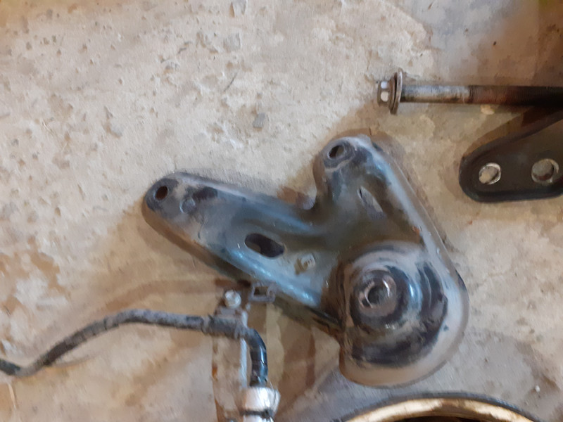 Скобы подрамника Lexus RX 2008 г.  3.5 л бензин Харьков