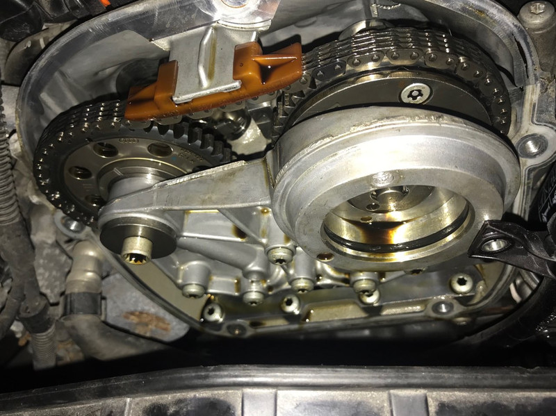 Опорный кронштейн распредвала Audi A4 B8  2013 2.0 Бензин Чернигов