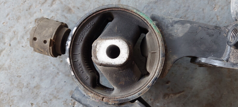 123710t050 toyota Toyota Avensis  2012 2.0 Бензин 