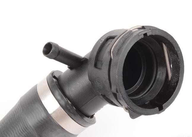 Верхний патрубок радиатора 7L6122101C   Volkswagen Touareg