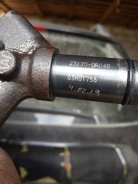 Паливні форсунки Toyota Avensis  2007 універсал 2.2 Дизель 