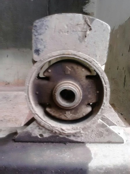Подушка передня Mitsubishi Carisma  2003 1.6 Бензин Львов
