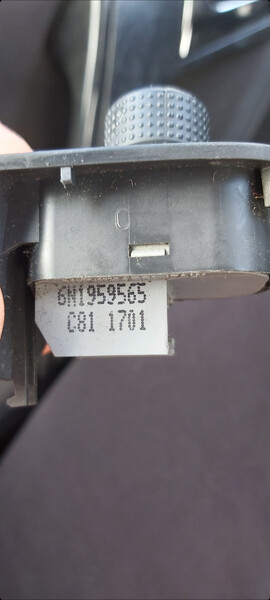 Переключатель дзеркал Volkswagen Polo  2001 хэтчбек 1.4 Бензин 