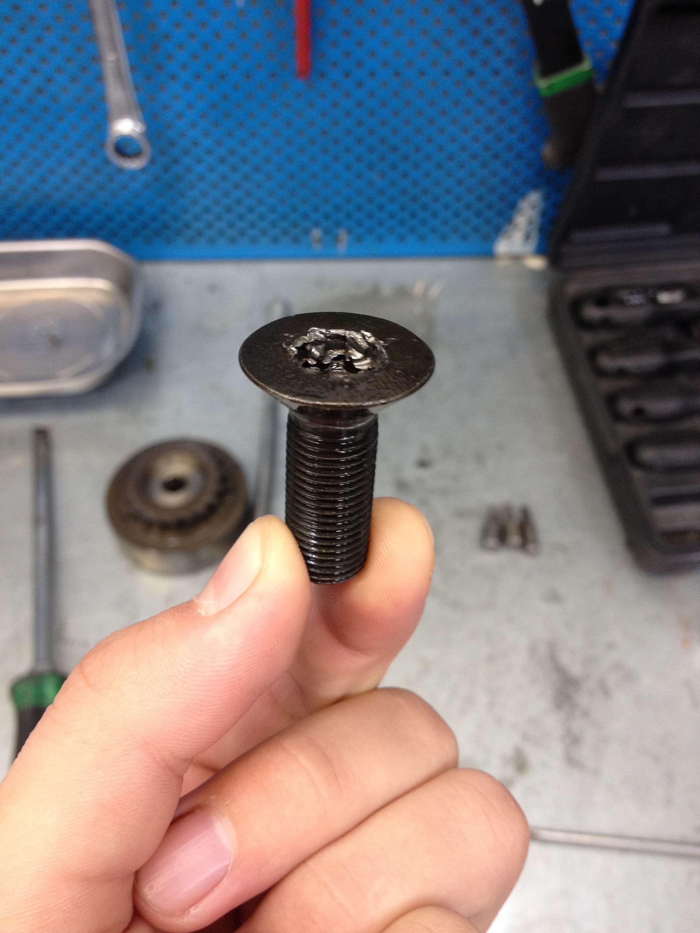 Болт фазораспределителя Volkswagen Passat TFSI 2007 2.0 Бензин Ялта