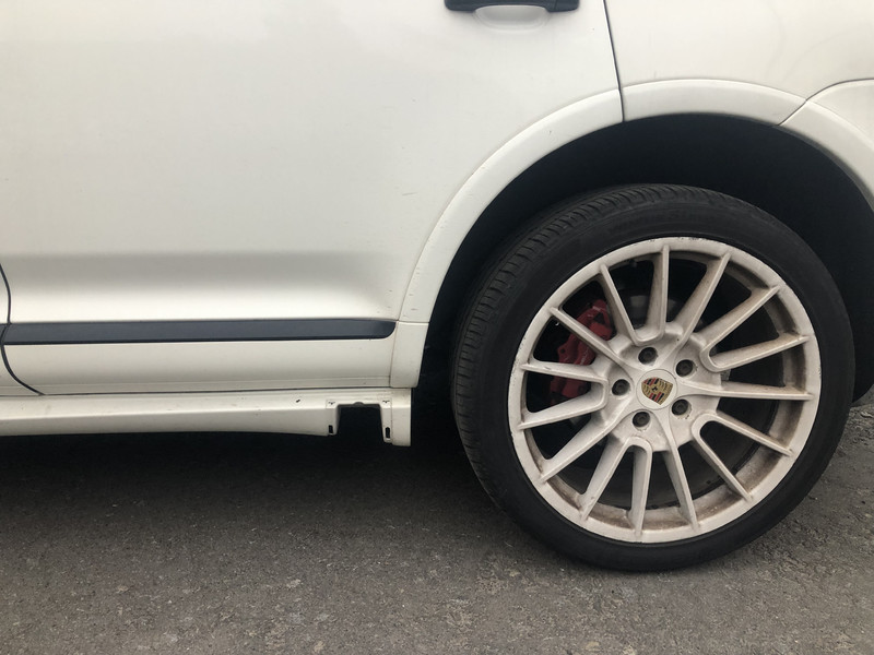 Заглушка подтомкратника левого порога Porsche Cayenne  2008 4.8 Бензин Киев