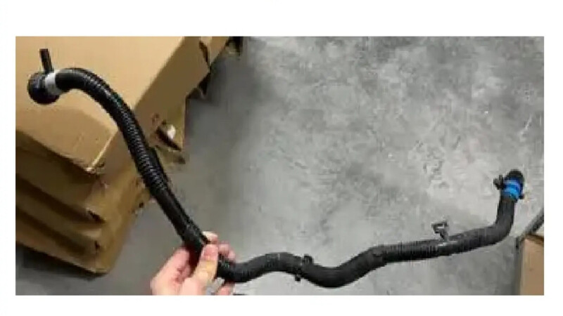 Патрубок охлаждения батареи правый Tesla Model Y  2022 универсал  Электро Одесса