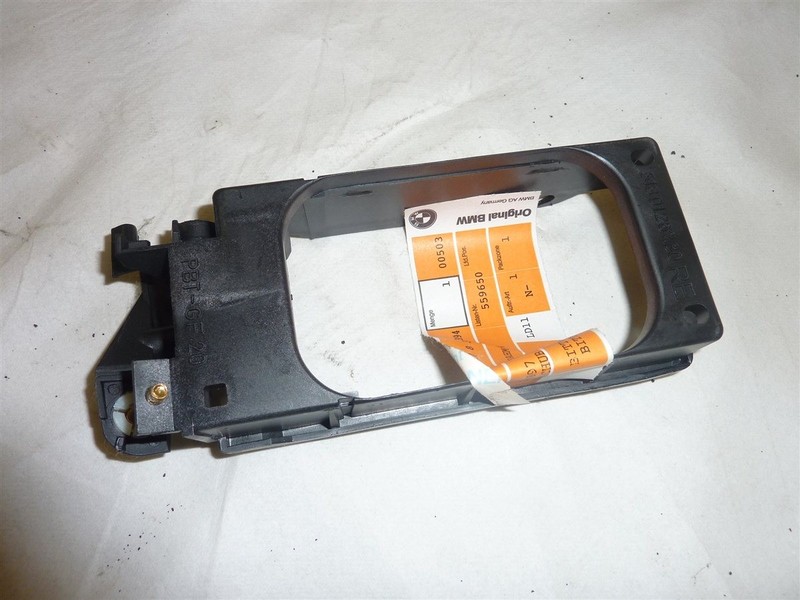 Крепление фары 5180126230   BMW 3 Series