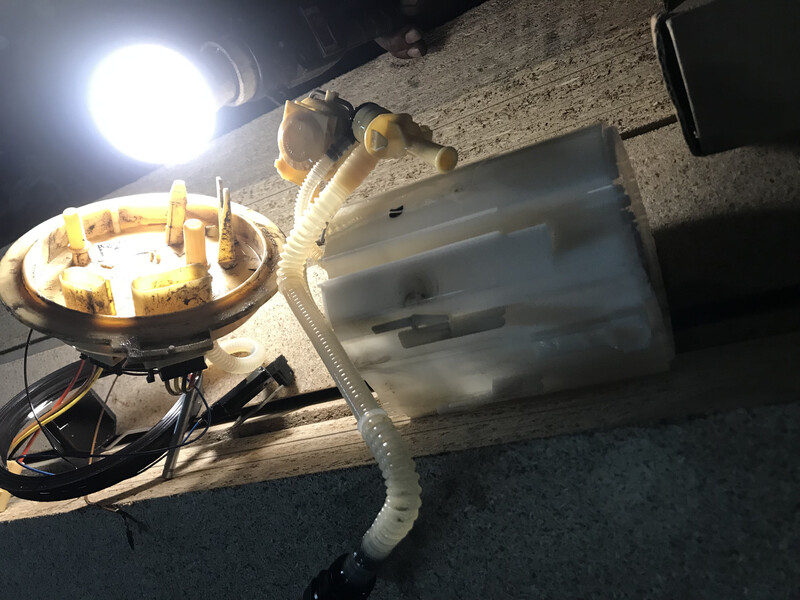 Топливный насос в сборе 3Q0919050   Volkswagen Passat