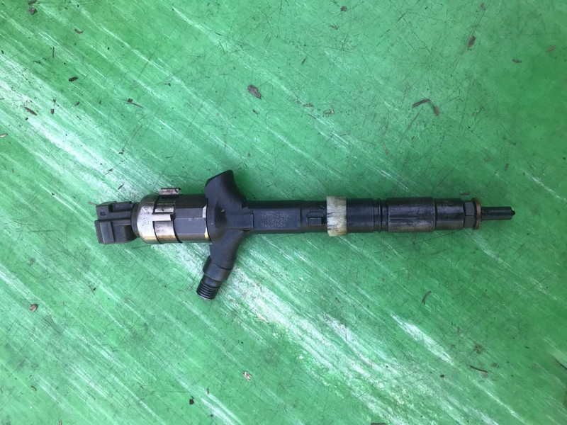 Форсунка інжектора 23670-27030   Toyota Avensis, Toyota Avensis Verso, Toyota Corolla, Toyota Previa, Toyota RAV4