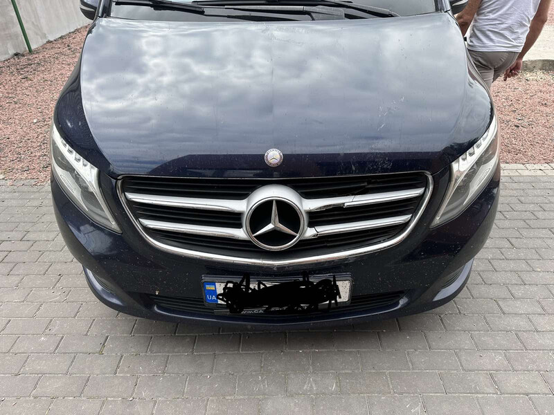 Решетка передняя Mercedes V-Class универсал 2014 г.  2.2 л дизель Луцк