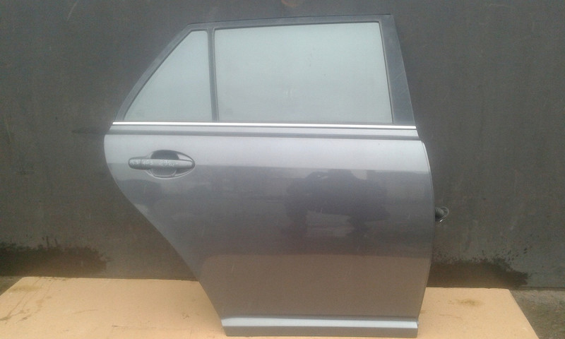 Дверь задняя правая (код цвета 1g3) Toyota Avensis  2007 универсал 2.0 Дизель Червоноград