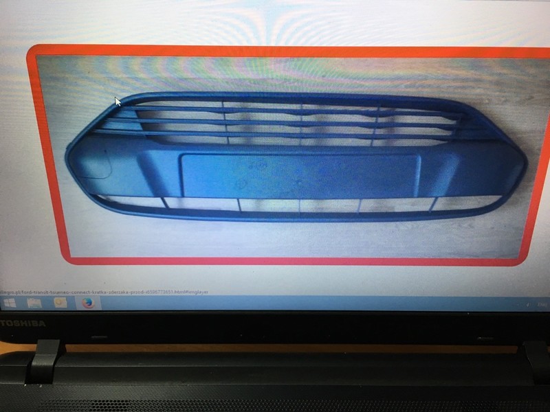 Решетка переднего бампера Ford Transit Connect 2015 г.  1.6 л дизель Ровно