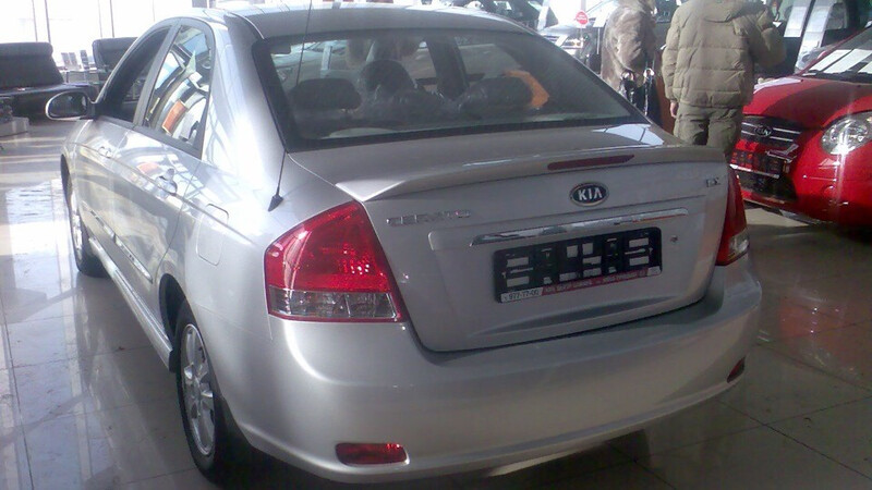 Бампер задний Kia Cerato  2007 2.2 Дизель Днепр