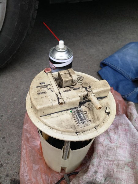 Крышка датчика уровня топлива Renault Laguna 2  2003 універсал 1.9 Дизель 