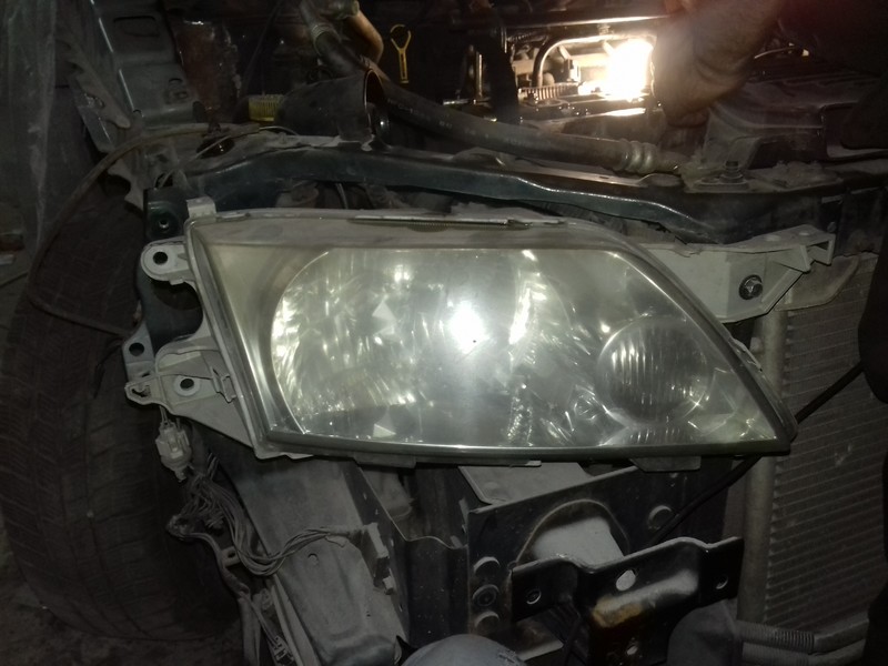 Фара передняя Mazda Premacy 2003 г.  1.8 л бензин Чернигов