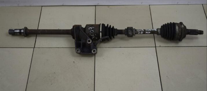 Правая полуось в сборе Mazda 626  2000 2.0 Бензин Киев