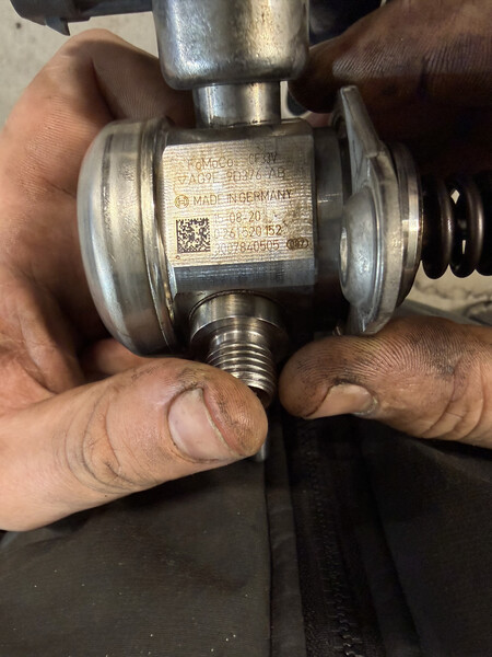 Топливный насос высокого давления Land Rover Discovery Sport 2016 г.  2.0 л бензин Тернополь