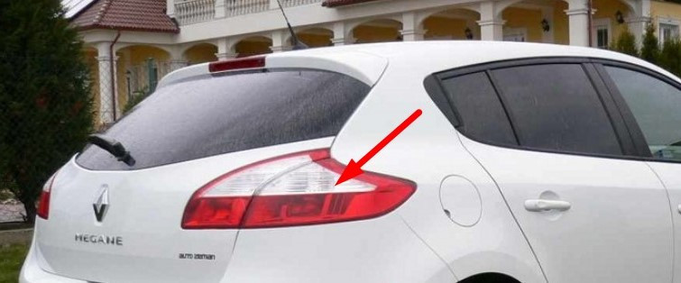 Фонарь задний наружный правый Renault Megane 3 хэтчбек 2010 г.  1.5 л дизель Ровно