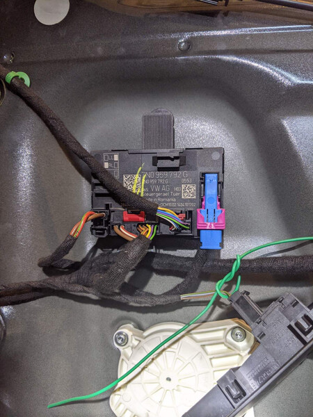 Блок управления передней правой двери Volkswagen Sharan  2014 универсал 2.0 Дизель 