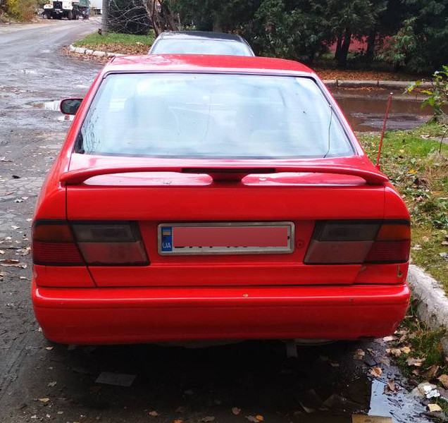 Спойлер крышки багажника Nissan Primera P10  1995 2.0 Бензин Одесса
