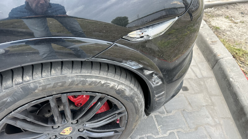 Поворотник правый передний дутый Porsche Cayenne  2012 универсал 4.8 Бензин Днепр