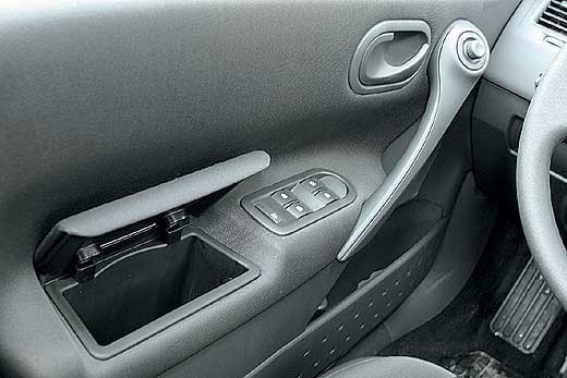 Крышка бардачка правой двери Renault Megane 2 универсал 2005 г.  1.5 л дизель Хмельницкий