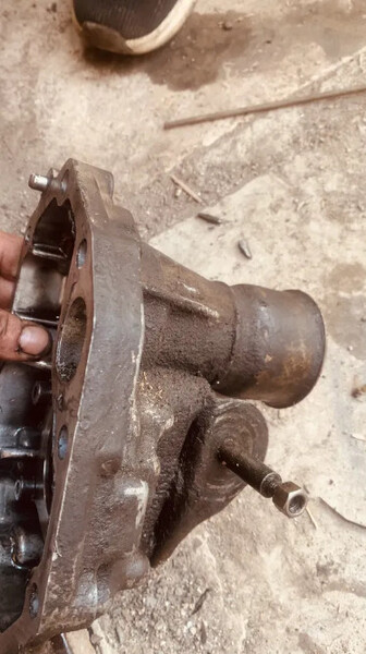 Хвостовик редуктора Subaru Impreza  2001 2.0 Бензин Днепр