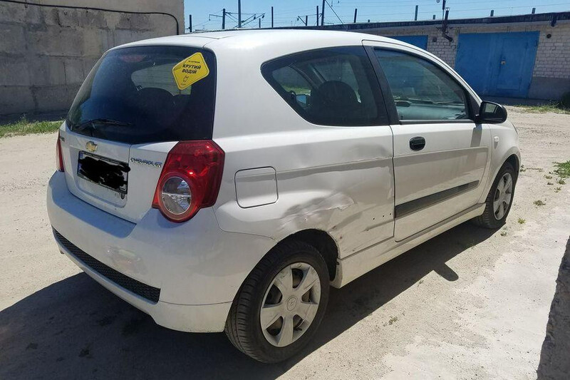 Молдинг двери передней правой Chevrolet Aveo  2010 хэтчбек 1.5 Бензин Запорожье