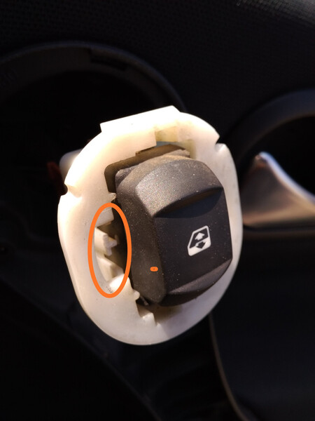 Кнопку з білим кріпленням Renault Megane 2  2006 хэтчбек 2.0 Дизель 