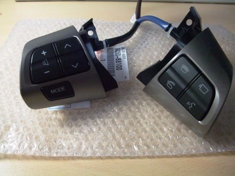 Кнопки на руль 84250-68100   Toyota Corolla