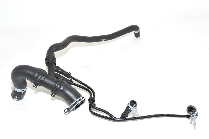 Верхний патрубок радиатора Land Rover Range Rover Sport 2005 г.  4.2 л бензин Киев