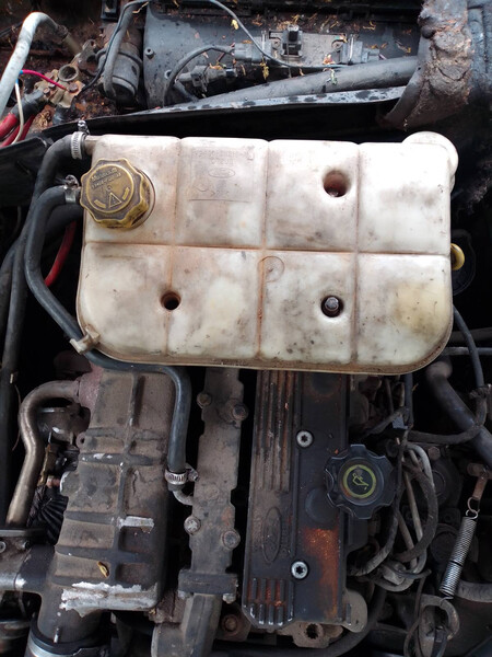 Расширительный бачок Ford Scorpio  1992 