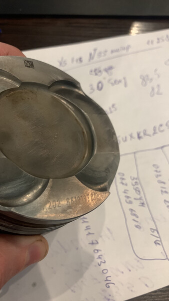 Поршень BMW M5 2015 г.  3.0 л бензин Киев