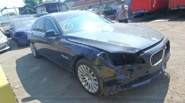 Крыло переднее правое BMW 7 Series  2013 3.0 Бензин Киев