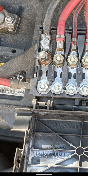 Блок предохранителей 1J0937550AA   Skoda Octavia Tour, Volkswagen Bora, Volkswagen Golf