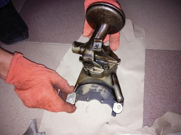 Масляный насос 032 115 109B VB3 2B   Volkswagen Golf