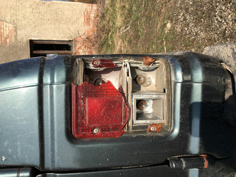 Задній стоп сигнал Mitsubishi   1990 р.  Коломия