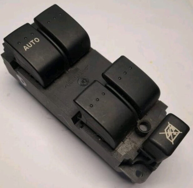 Кнопки склопідйомника Mazda 3 2.3 2006 хетчбек 2.3 Бензин 