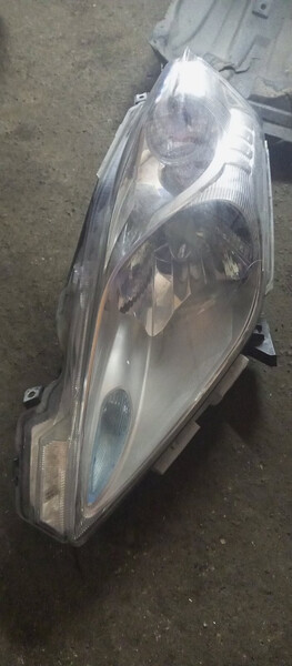 Фара передняя Nissan Leaf  2016 хэтчбек  Электро Житомир