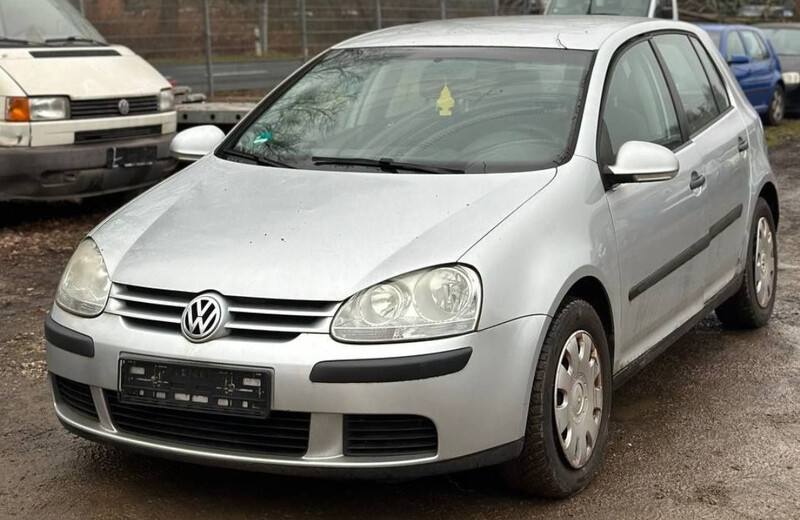 Бампер передній у зборі Volkswagen Golf  2008 хетчбек 1.6 Дизель 