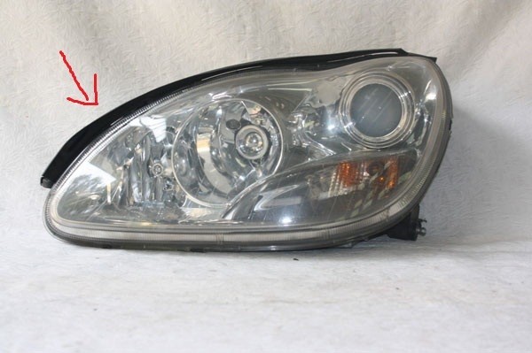 Уплотнитель фары A2208260791   Mercedes S-Class