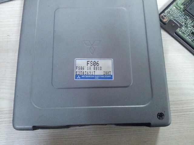 Електронний блок керування двигуном FS06 18 881D   Mazda 626