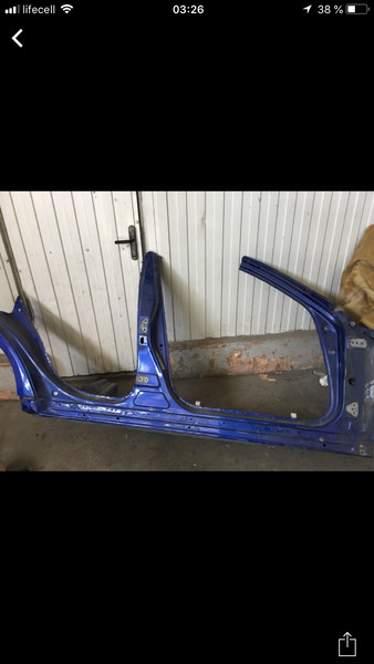 Порог правый Lexus IS 2006 г.  2.5 л бензин Киев