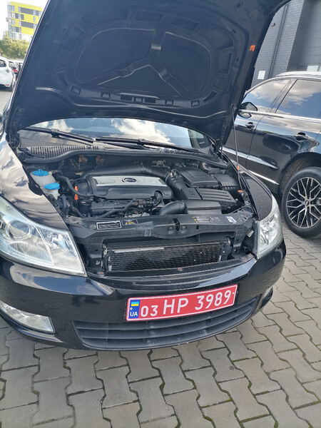 Декоротивная крышка двигателя Skoda Octavia A5  2009 универсал 1.8 Бензин Одесса