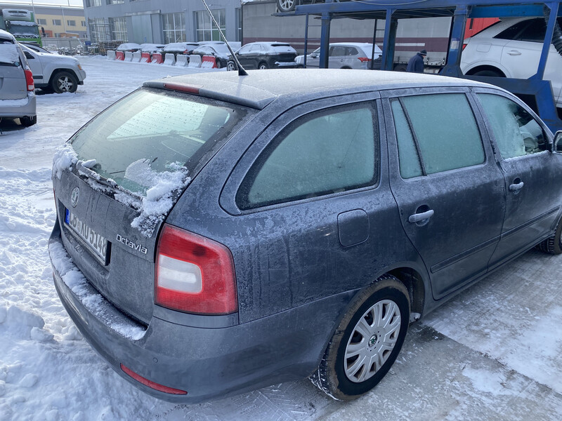 Крышка багажника голая или в сборе графитная Skoda Octavia A5  2010 универсал 1.6 Бензин Житомир
