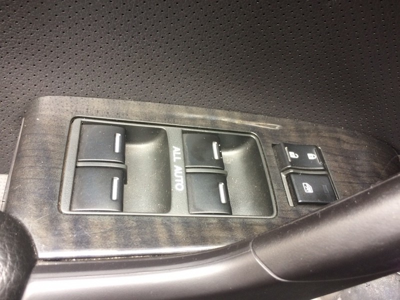 Пластик кнопок стеклоподъемников водителя Honda Accord 8 CU 2009 2.4 Бензин Краматорск
