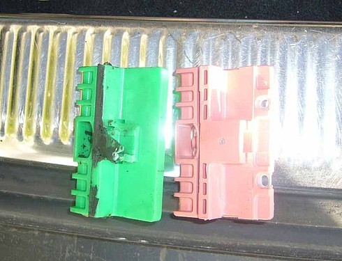 Направляющая стеклоподъемника Audi A6 c5 2002 1.8 Бензин Черкассы